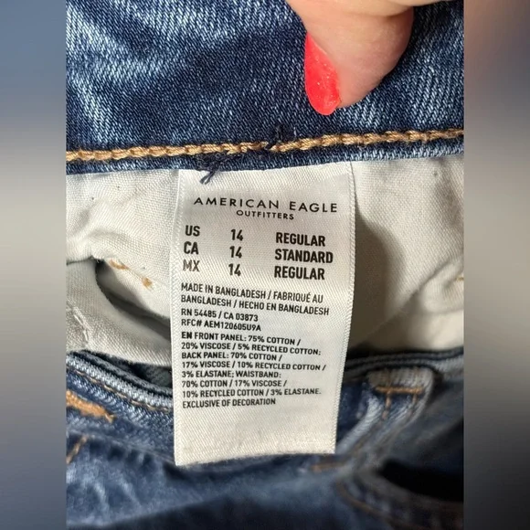 American Eagle Outfitters Relaxed Fit Blue Jeans - Picture 5 of 5